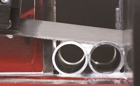 深圳锯切金属材料时出现卡带锯条原因以及处理方法？